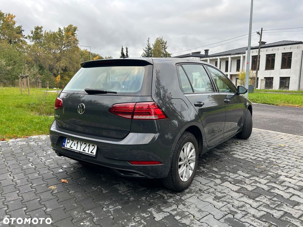 Volkswagen Golf - 5