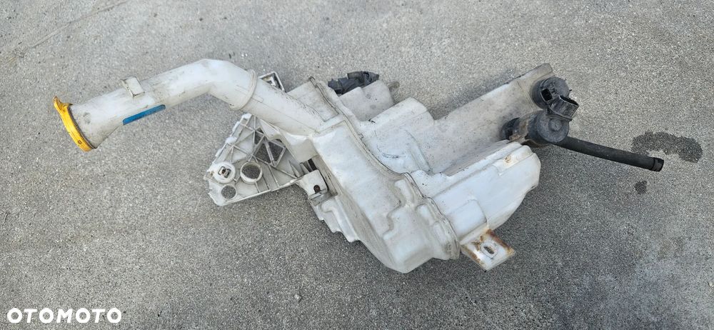 Zbiornik spryskiwaczy pompki pod xenon Mazda 5 I 2,0 CITD 2007r 860142-728 - 2