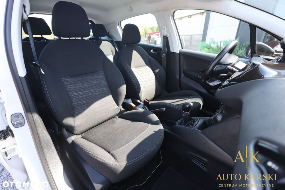 Peugeot 208 - 34