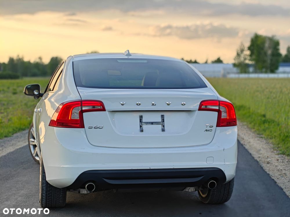 Volvo S60 T6 AWD R-Design - 10