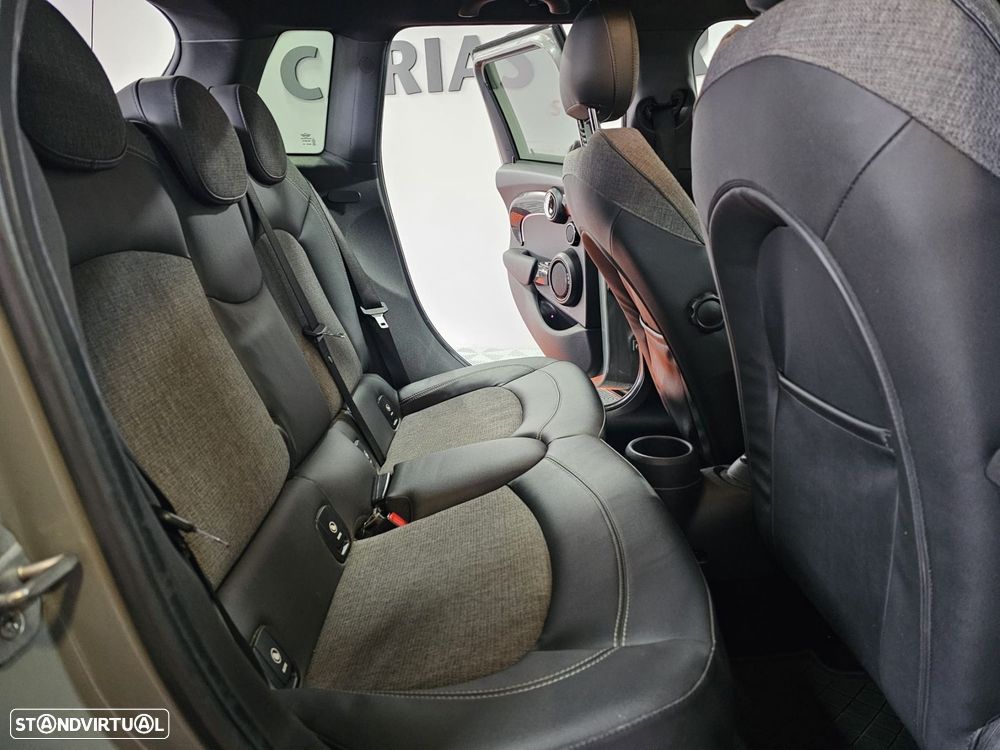 MINI 5 Portas Cooper SD Auto Desportiva - 12