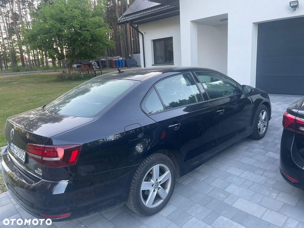 Volkswagen Jetta 2017 photo 3