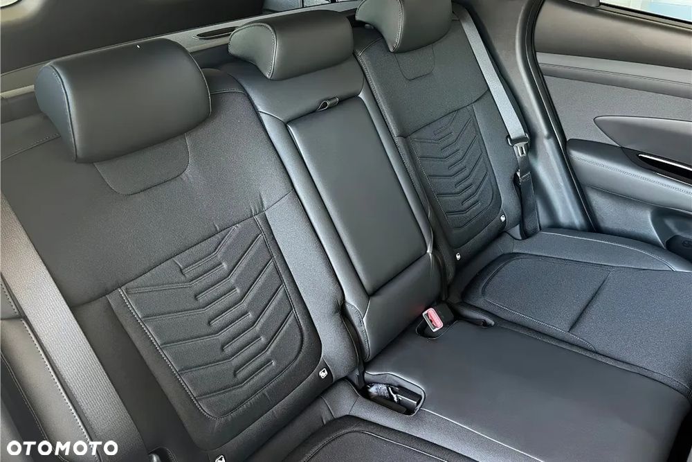 Hyundai Tucson 1.6 T-GDi HEV Executive 2WD - 10