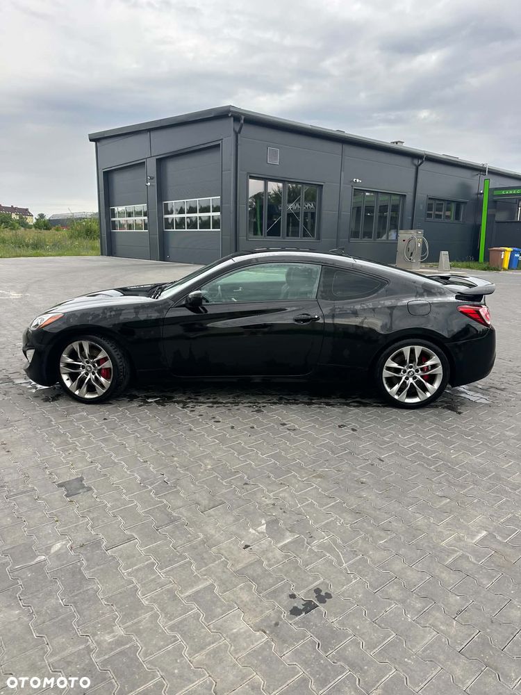 Hyundai Genesis Coupe - 5