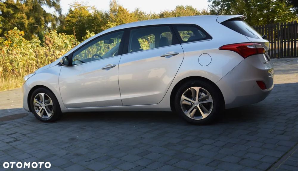 Hyundai i30 Kombi 1.6 CRDI Family - 8