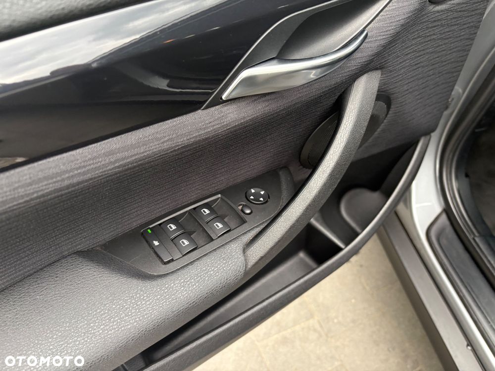 BMW X1 sDrive18d xLine - 16