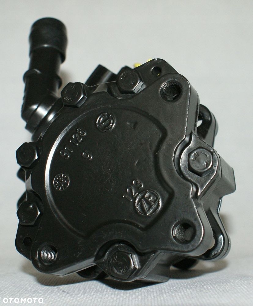 POMPA WSPOMAGANIA AUDI A8 D3 3.0TDI 4E0145156B - 2