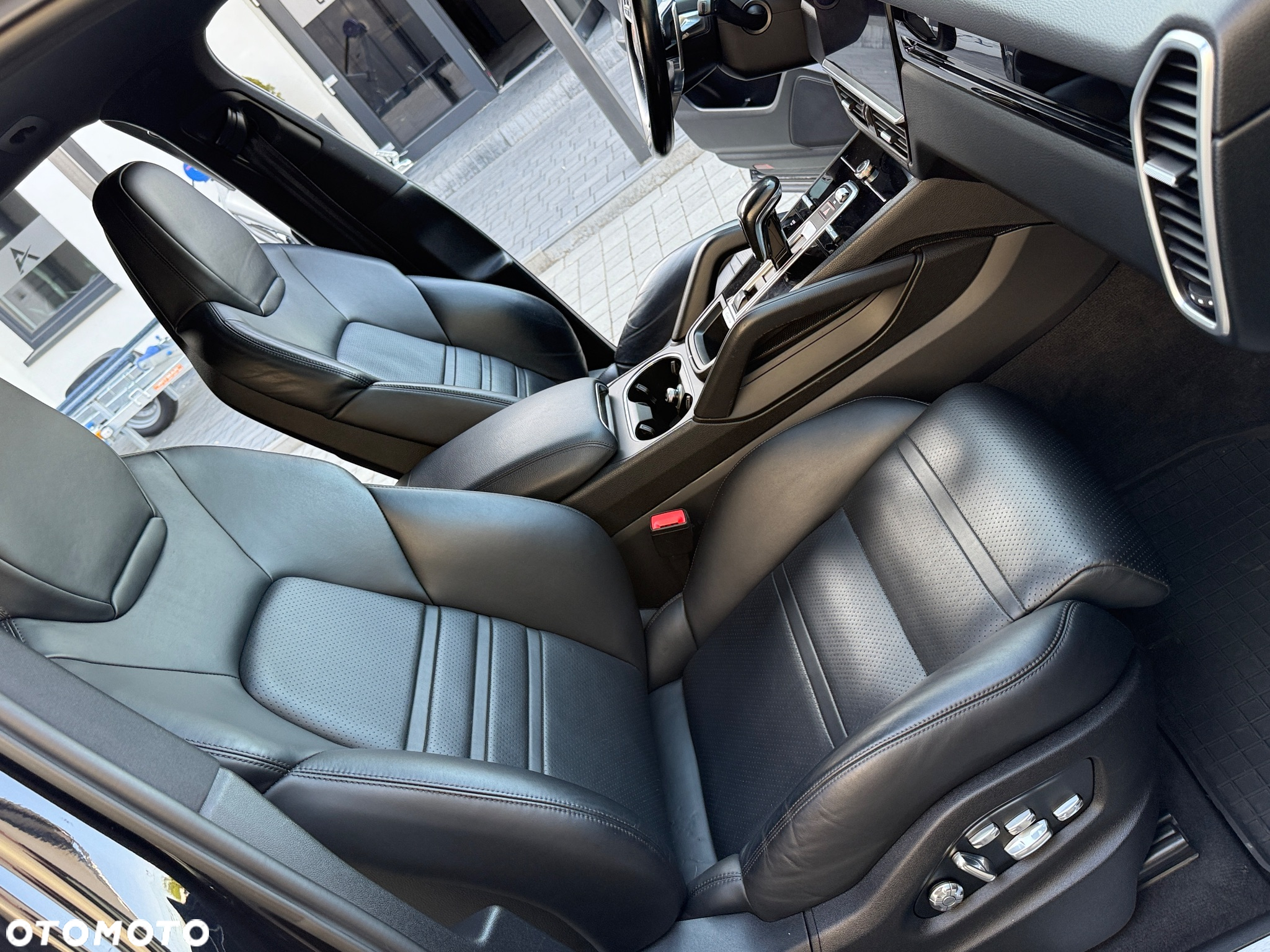 Porsche Cayenne Standard - 34