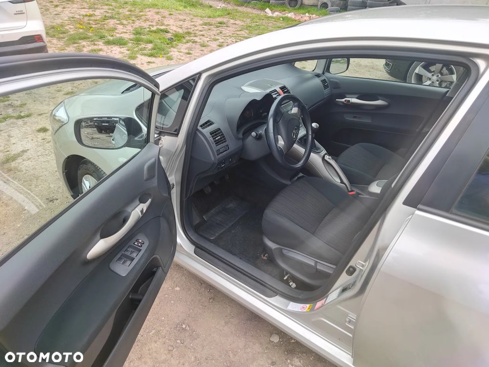 Toyota Auris 1.4 VVT-i Terra - 5