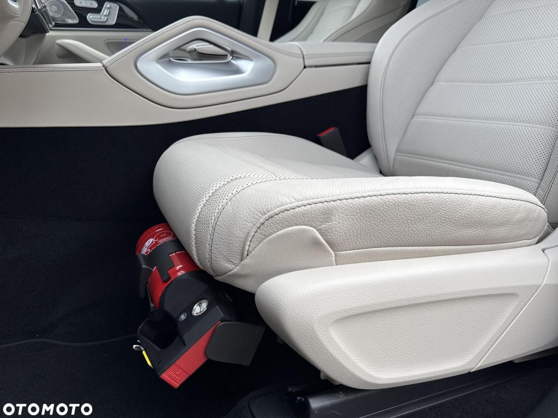 Mercedes-Benz GLS - 12