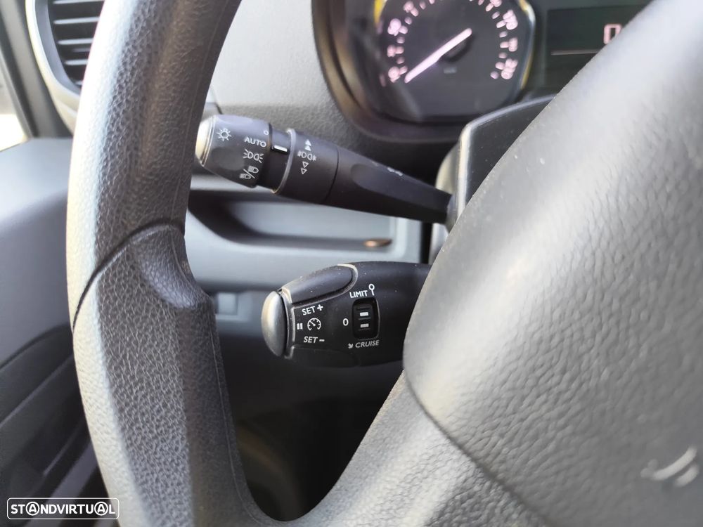 Opel Vivaro 1.5 D Cargo M Edition - 40