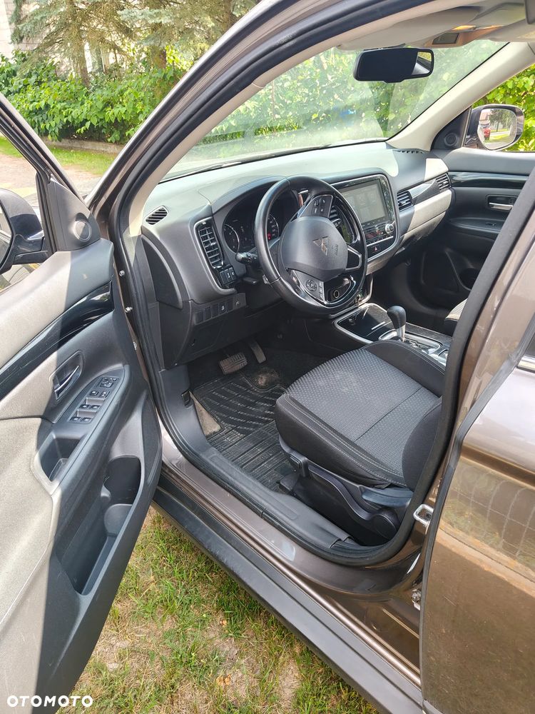 Mitsubishi Outlander 2.0 Intense + SDA 4WD CVT - 29