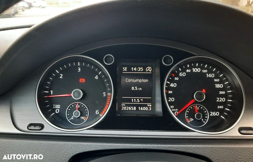 Volkswagen Passat - 13