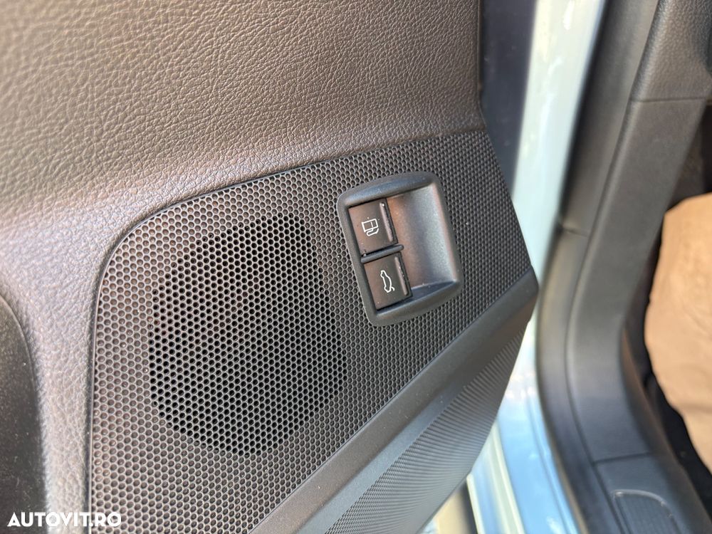 Volkswagen Passat Variant 2.0 Blue TDI DPF DSG Highline - 14