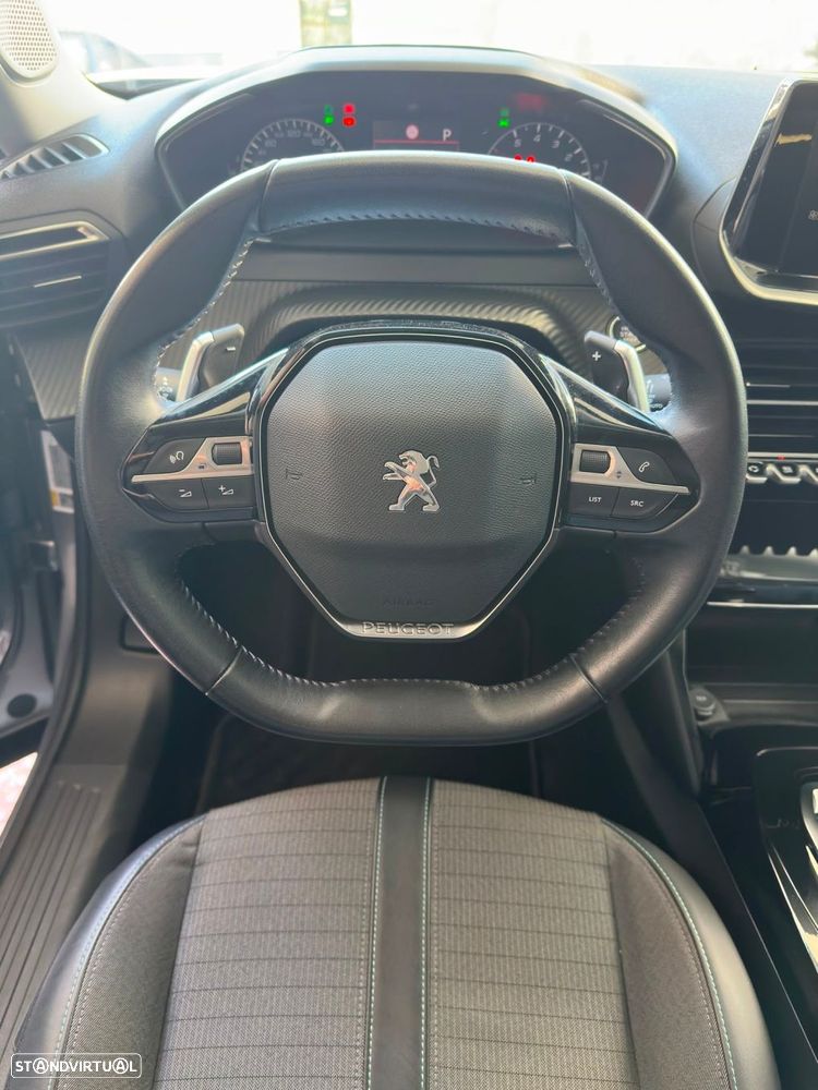 Peugeot 2008 1.2 PureTech Allure EAT8 - 11