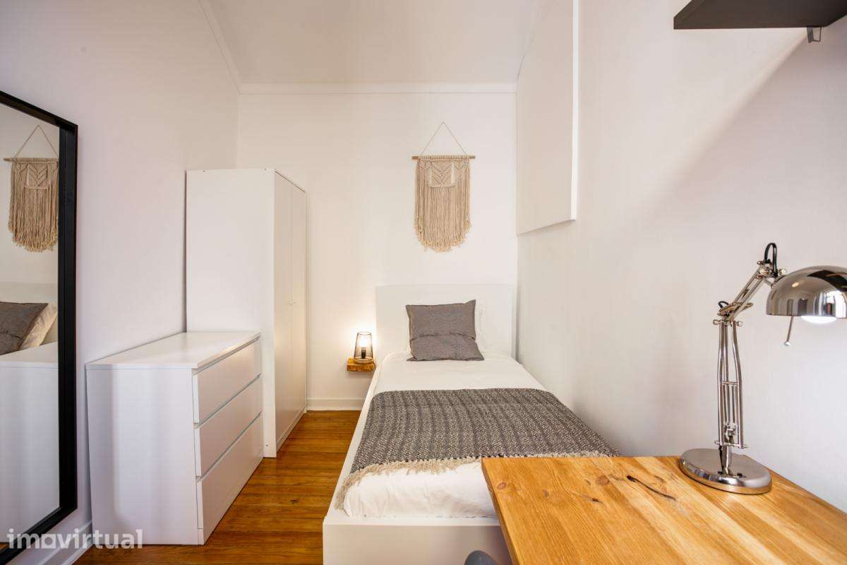 Quarto - localizado em Santos Lisbon - Grande imagem: 4/21