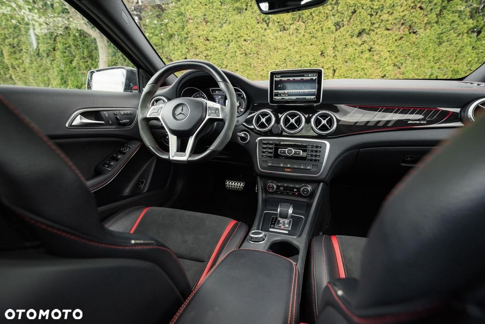Mercedes-Benz GLA 45 AMG 4-Matic Edition 1 - 36