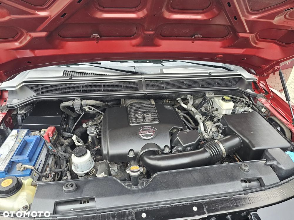 Nissan Titan 5.6 V8 SE Crew Cab - 8