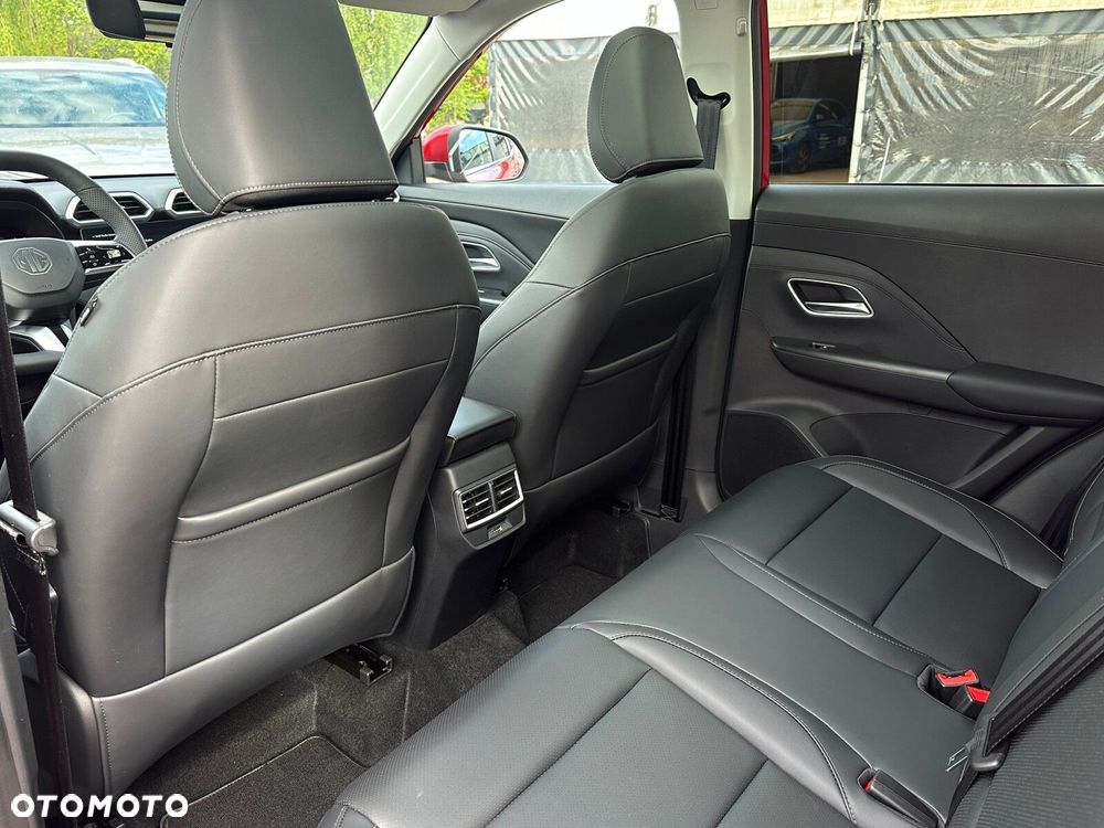 MG ZS Hybrid+ - 13