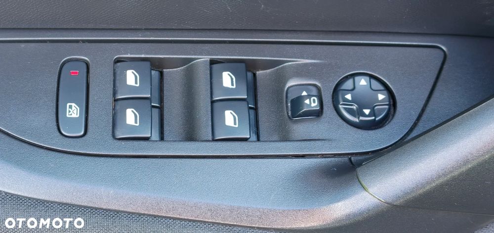 Peugeot 2008 BlueHDi 100 STOP & START Style - 22