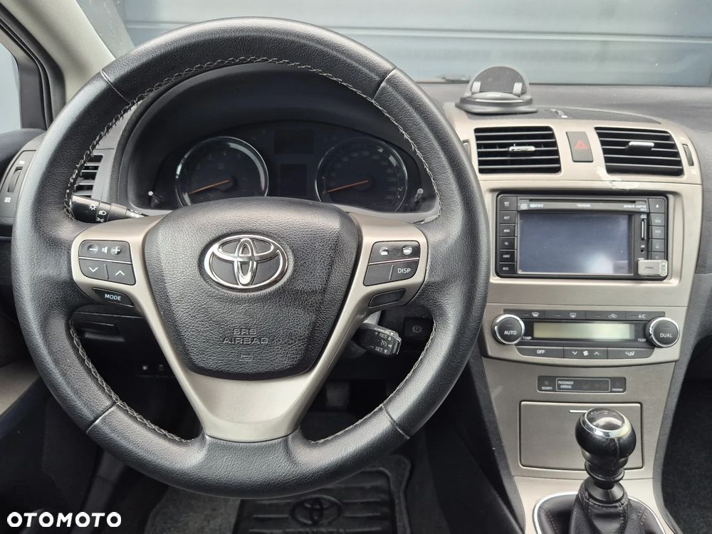 Toyota Avensis 1.8 Premium EU5 - 14