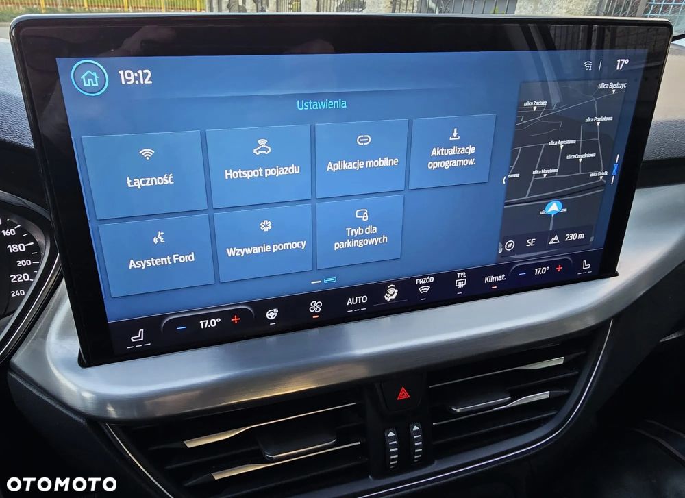 Ford Focus 1.5 EcoBlue Start-Stopp-System TITANIUM EDITION - 24