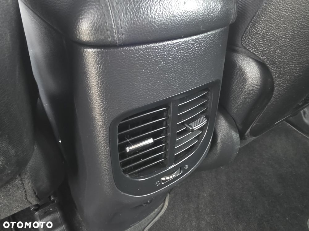 Kia Carens 1.7 CRDi Vision - 14