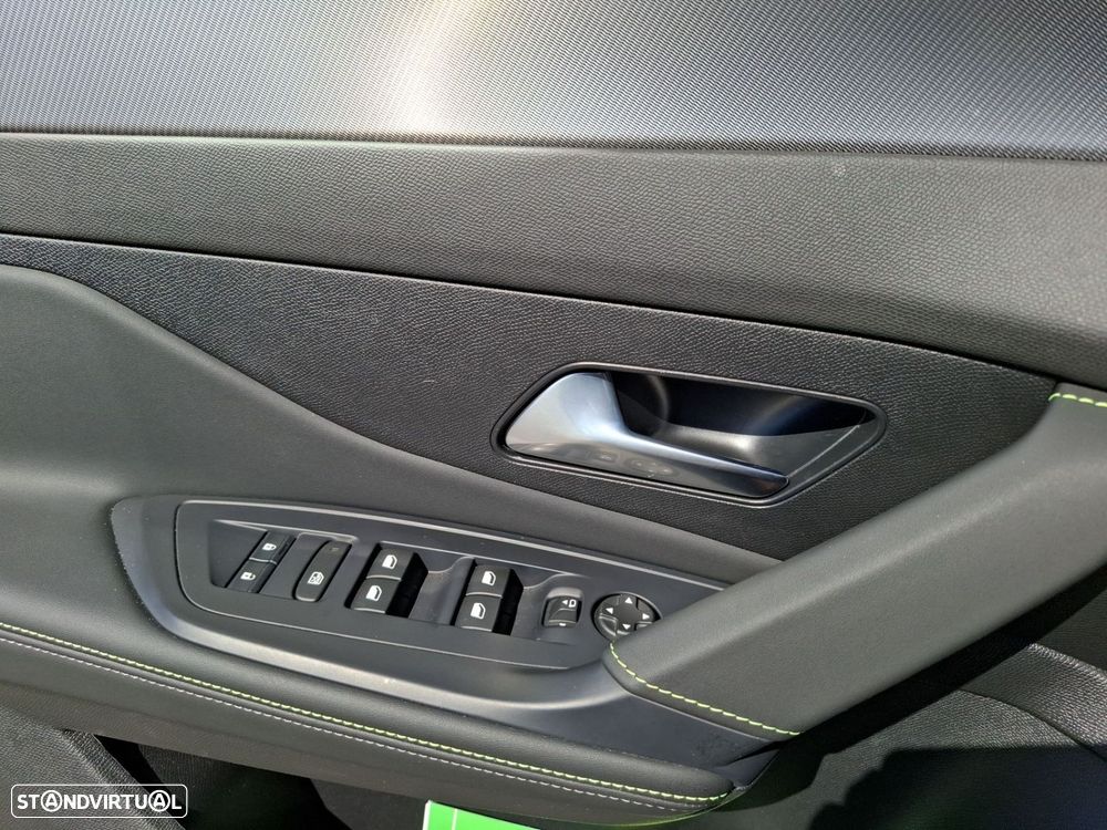 Peugeot 408 1.6 Hybrid GT e-DCS7 - 24