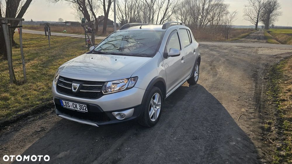 Dacia Sandero Stepway TCe 90 (S&S) Celebration - 1