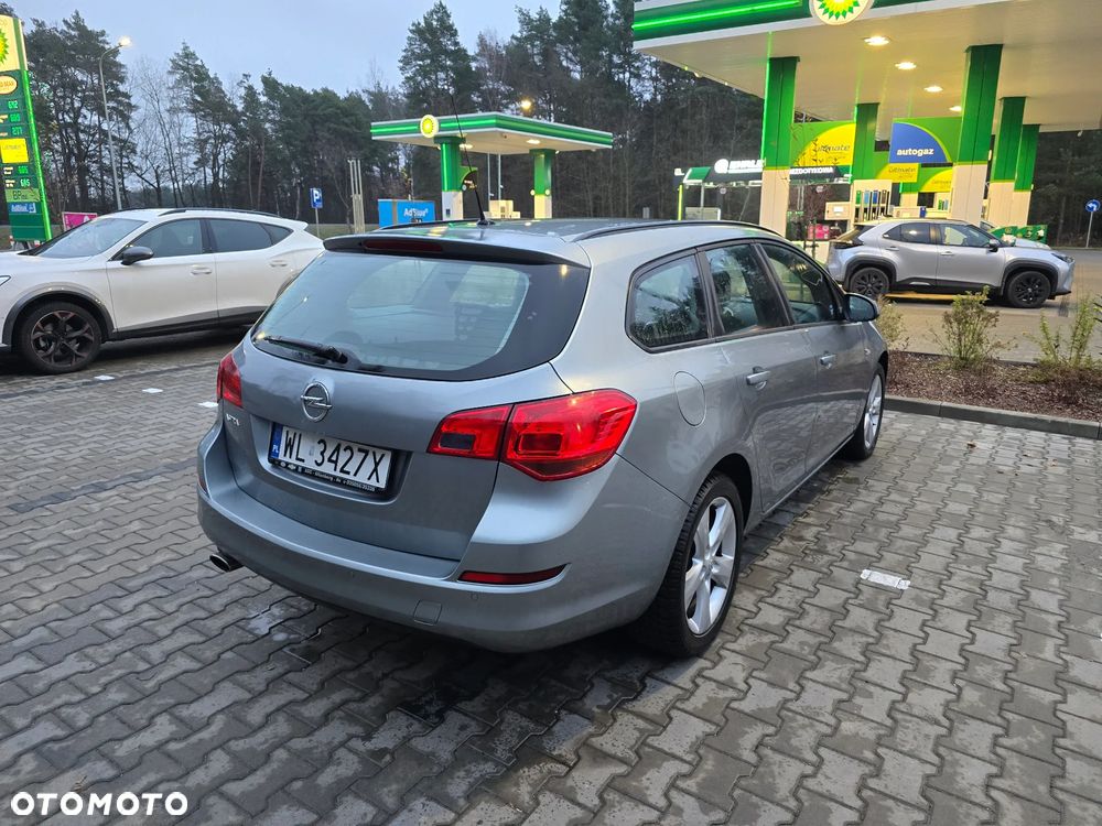 Opel Astra 1.4 Turbo Edition - 2