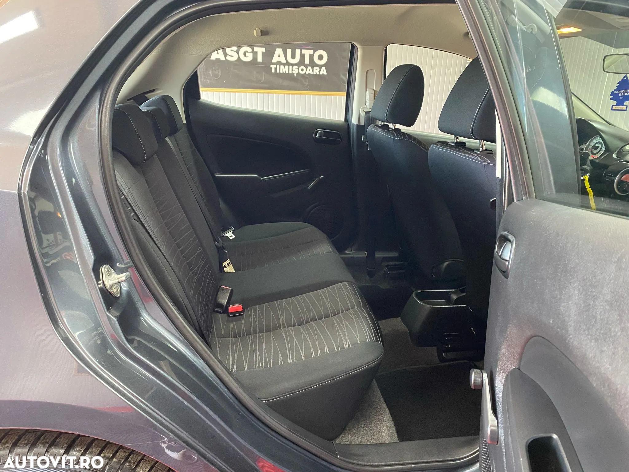 Mazda 2 - 16