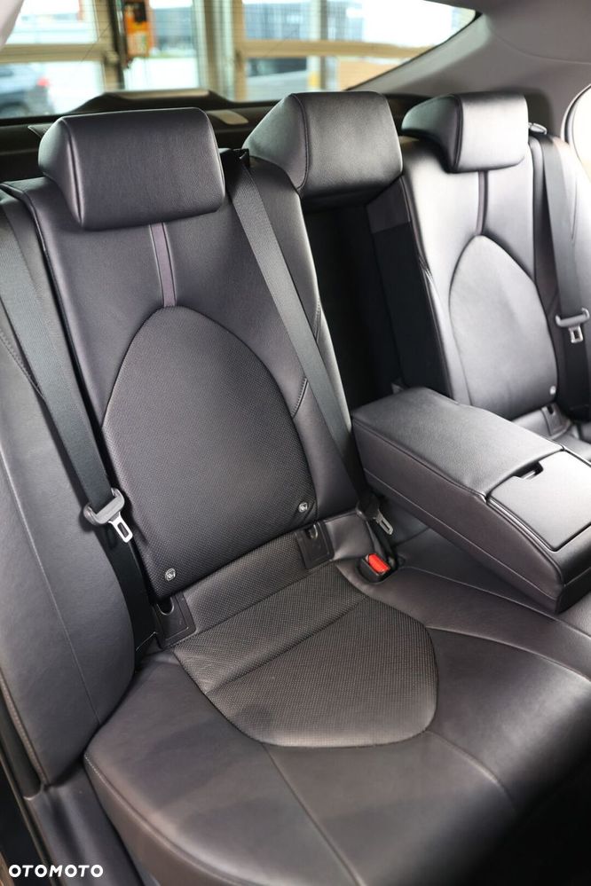 Toyota Camry - 14