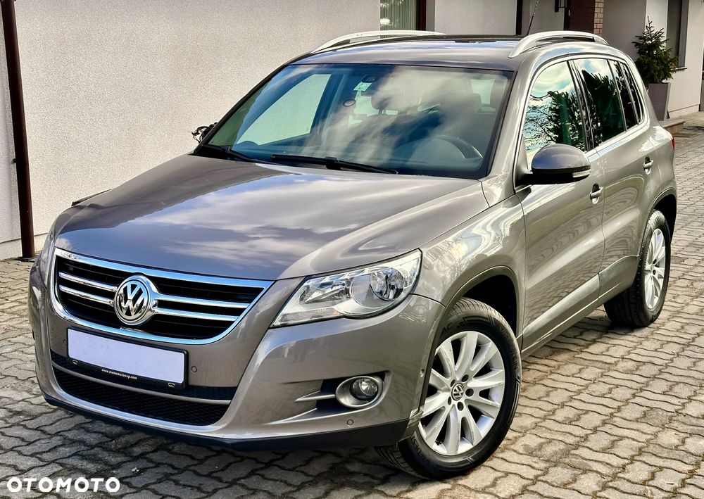 Volkswagen Tiguan - 1