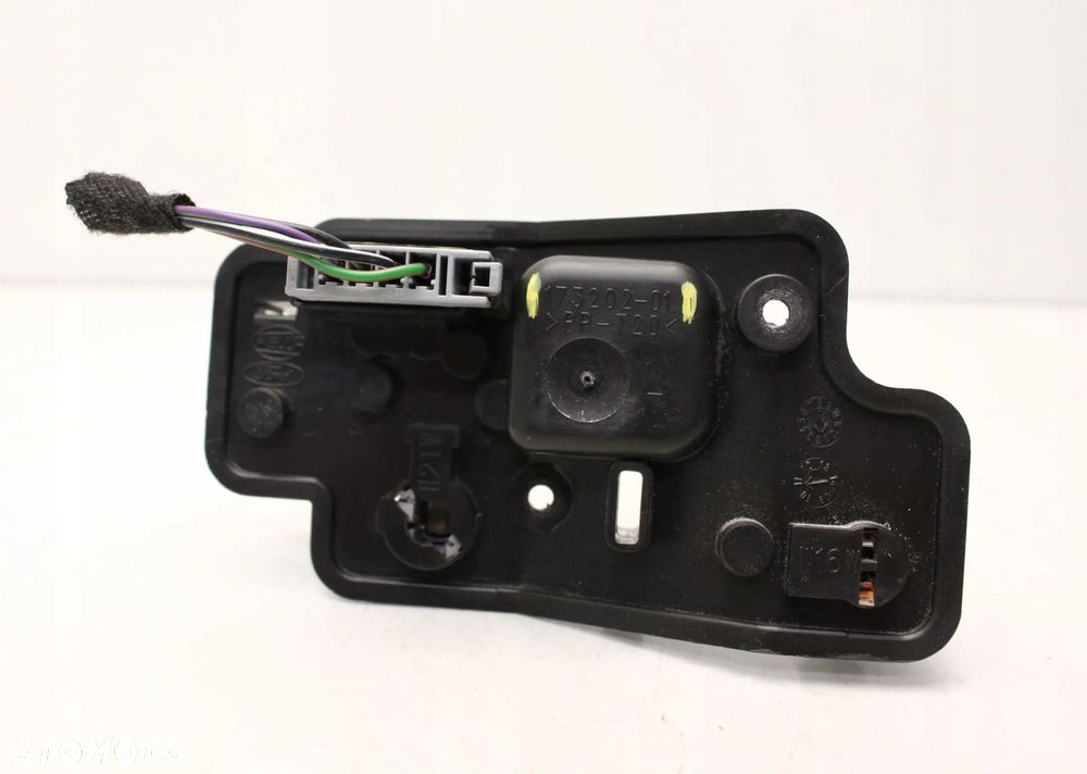 FORD S-MAX MK1 LIFT 10R- WKŁAD GNIAZDO LAMPY LEWY TYŁ W KLAPE 173202-01 - 2