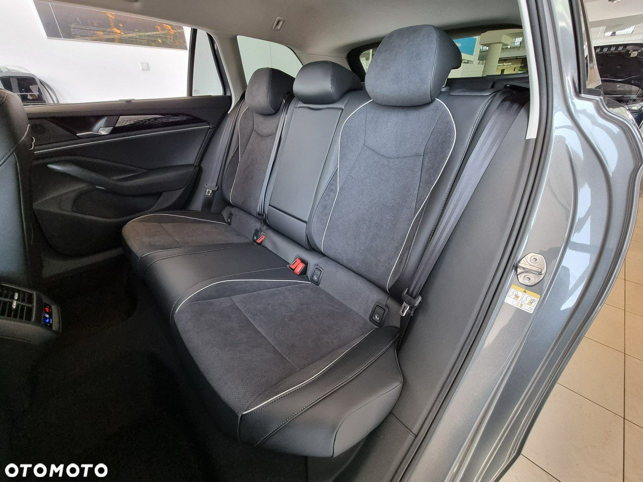Volkswagen Passat 1.5 TSI eHybrid PHEV Business DSG - 13