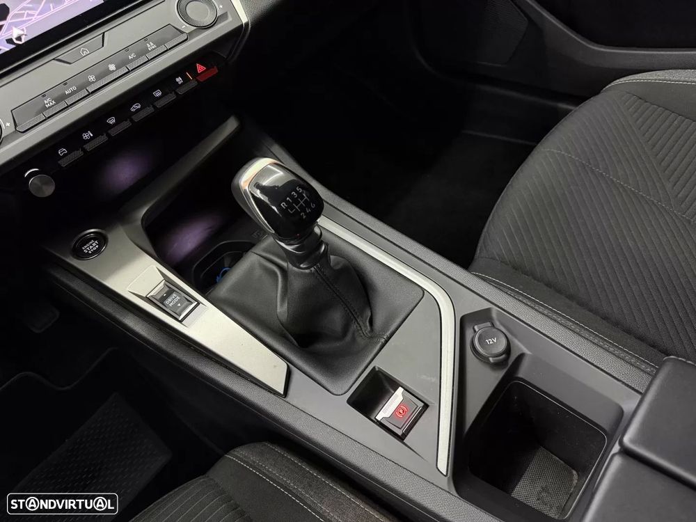 Peugeot 308 BlueHDi 130 EAT8 Active Pack — fotografia 36