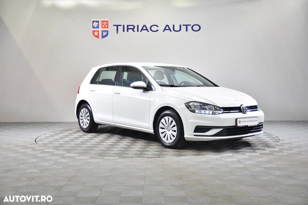 Volkswagen Golf - 8