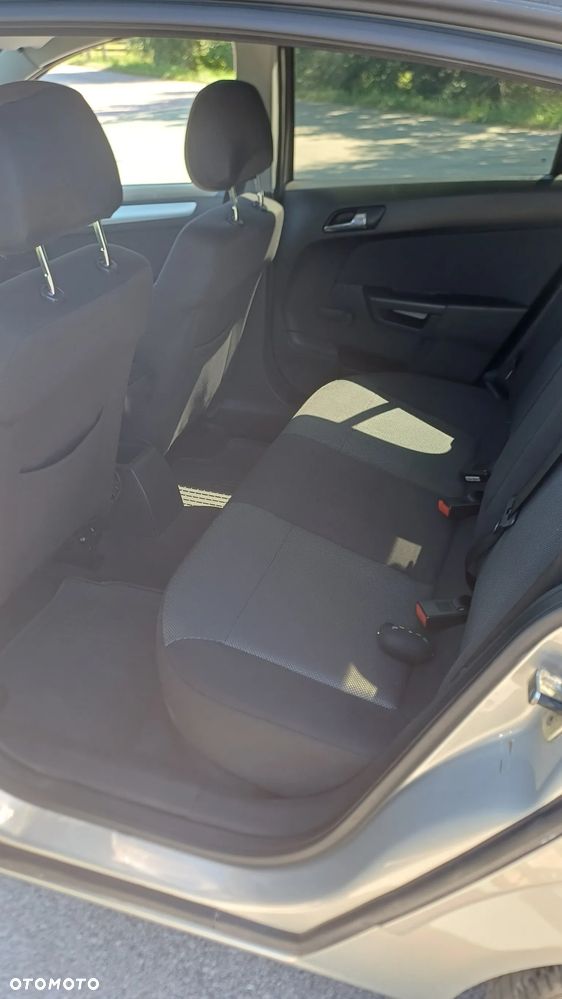Opel Astra 1.6 Enjoy - 13