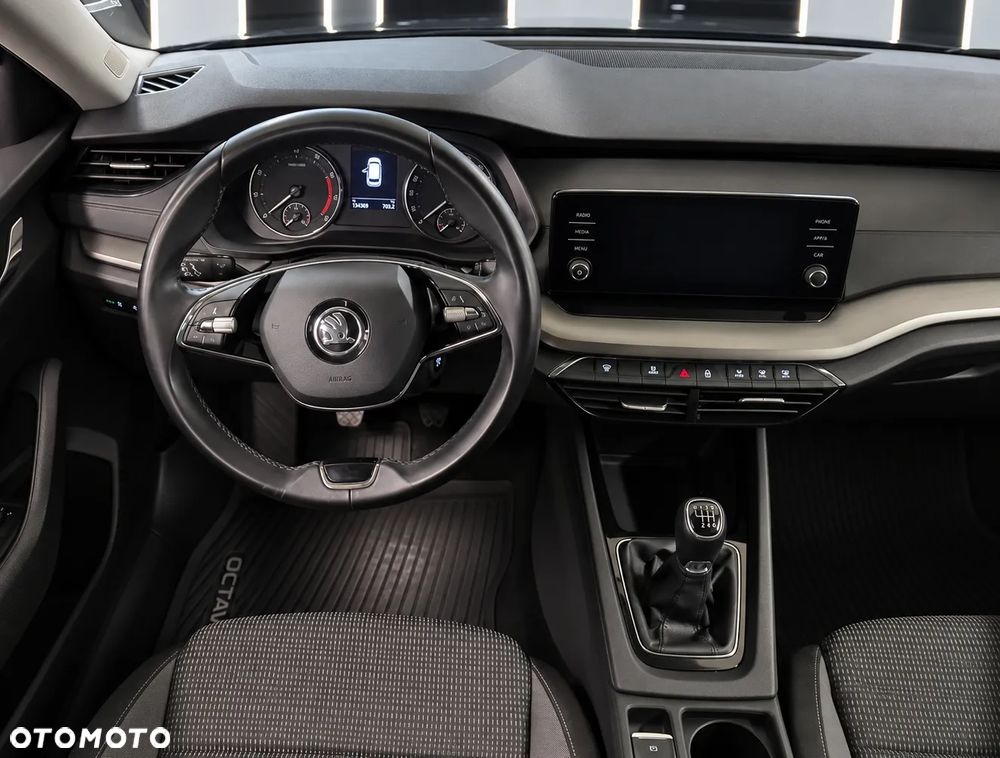 Skoda Octavia 1.5 TSI ACT Ambition - 6