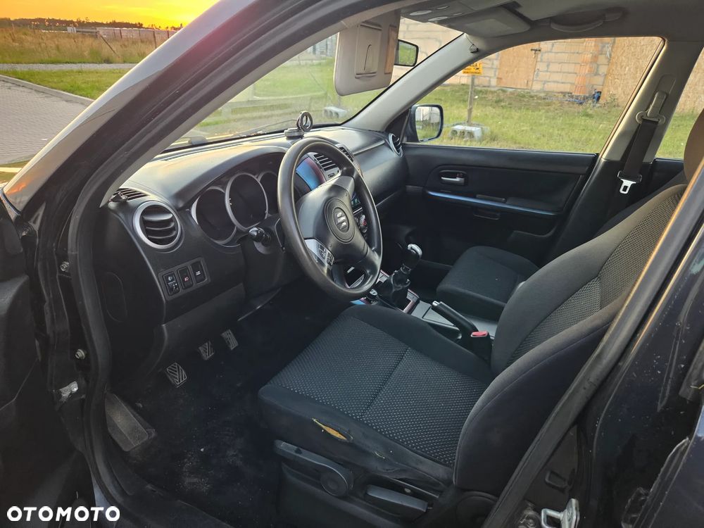 Suzuki Grand Vitara 2.0 Comfort - 13