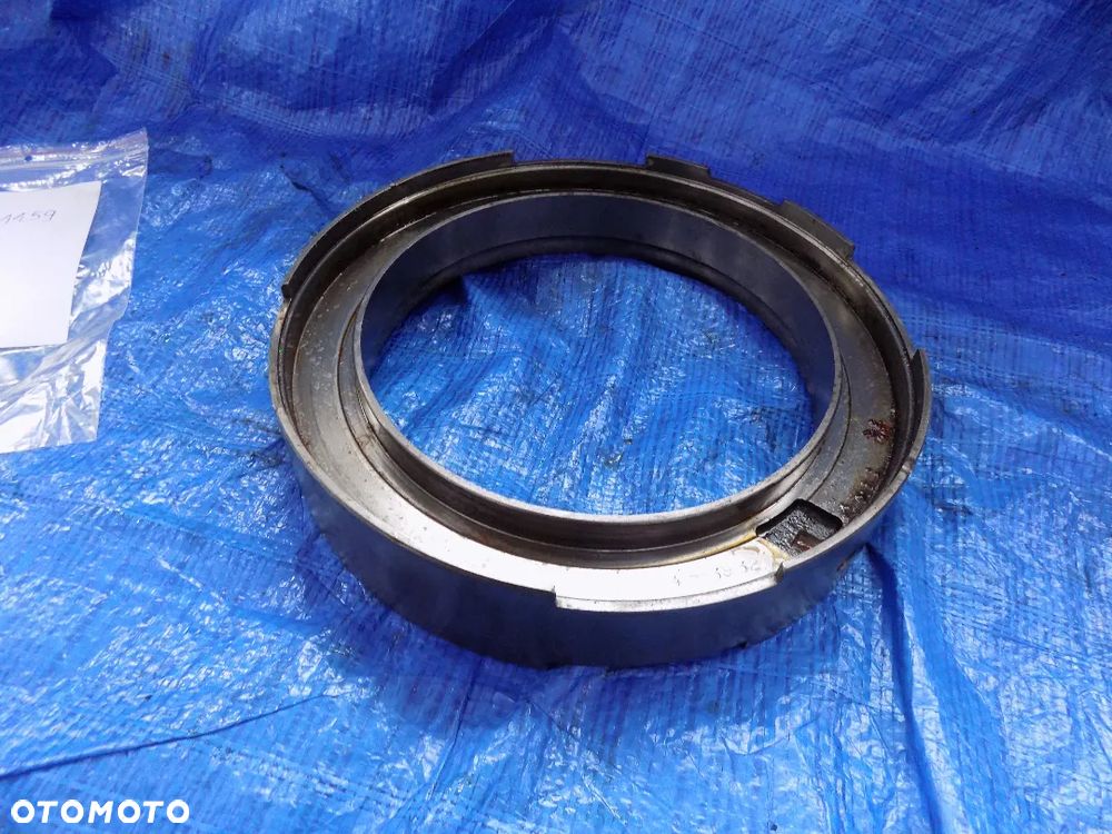 docisk kosza skrzyni biegów r101159 john deere 6300 6100 6200 6400 - 2