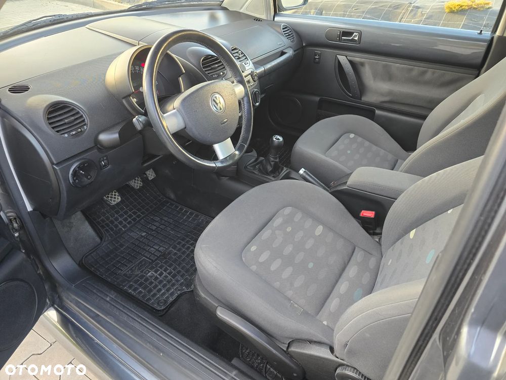 Volkswagen New Beetle - 14