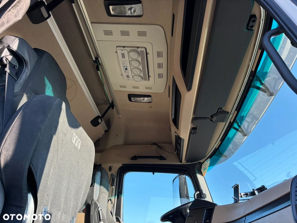 Mercedes-Benz Actros - 15