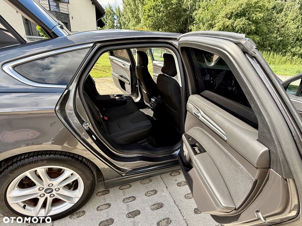Ford Mondeo - 33