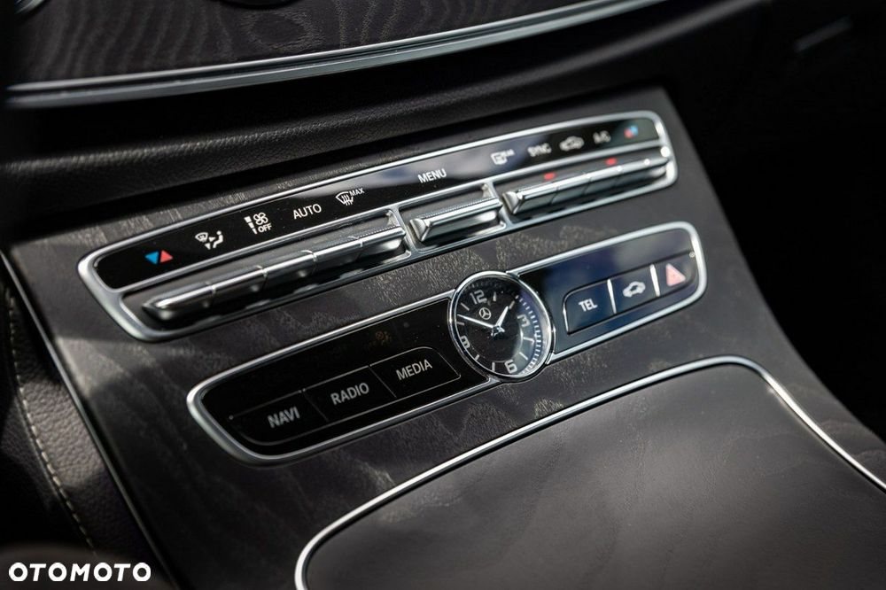 Mercedes-Benz Klasa E - 24