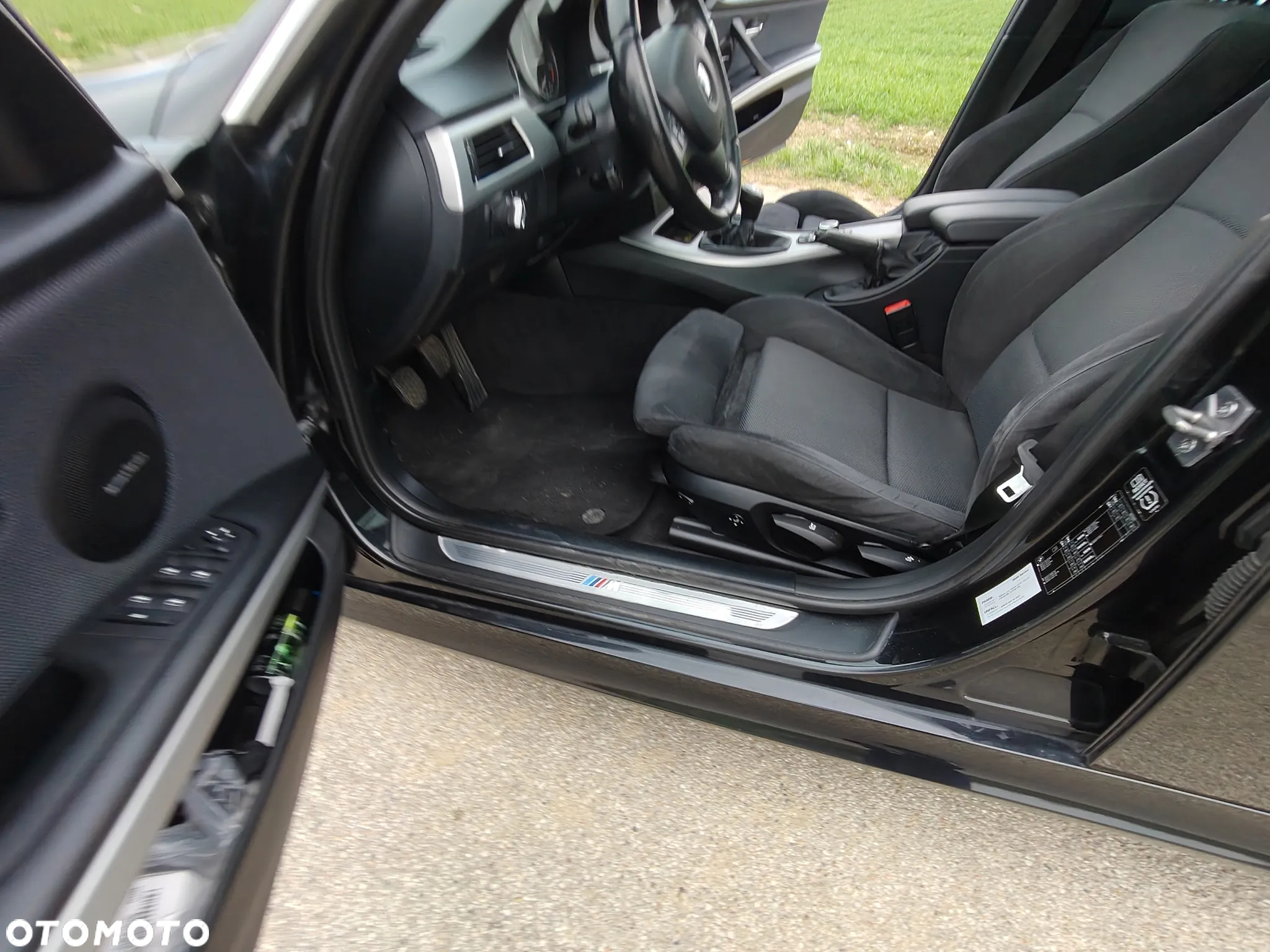 BMW Seria 3 318d DPF Edition Sport - 37