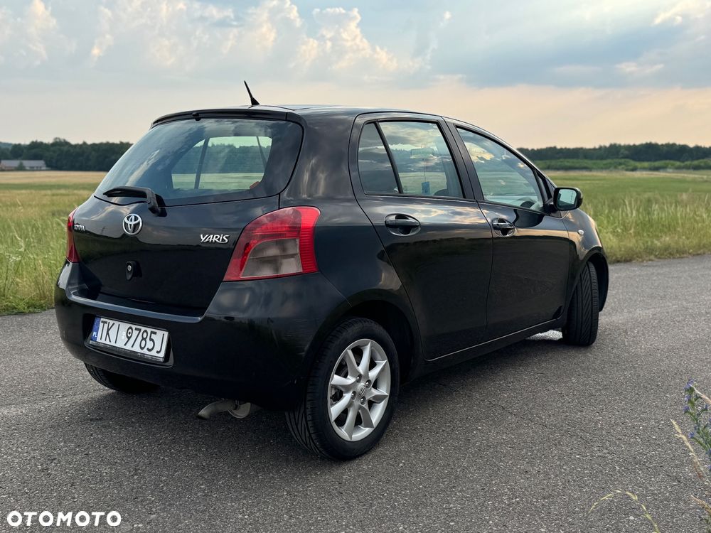 Toyota Yaris - 2
