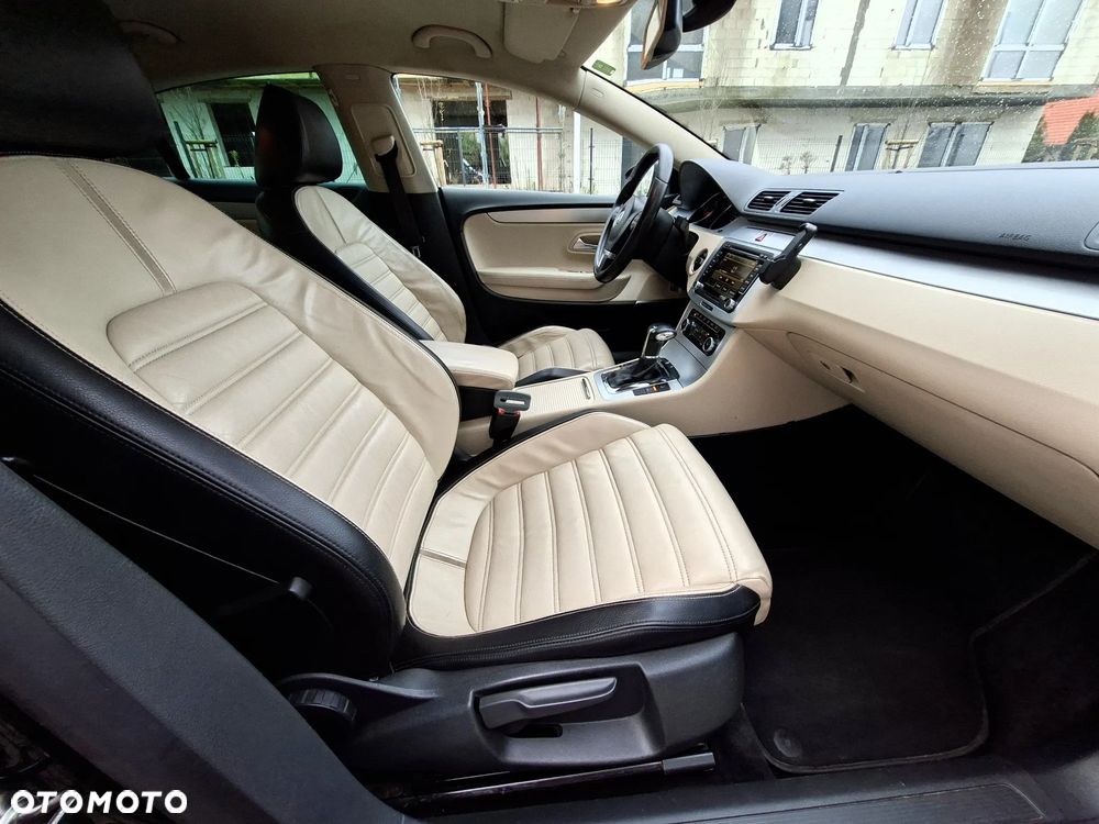 Volkswagen Passat CC - 12