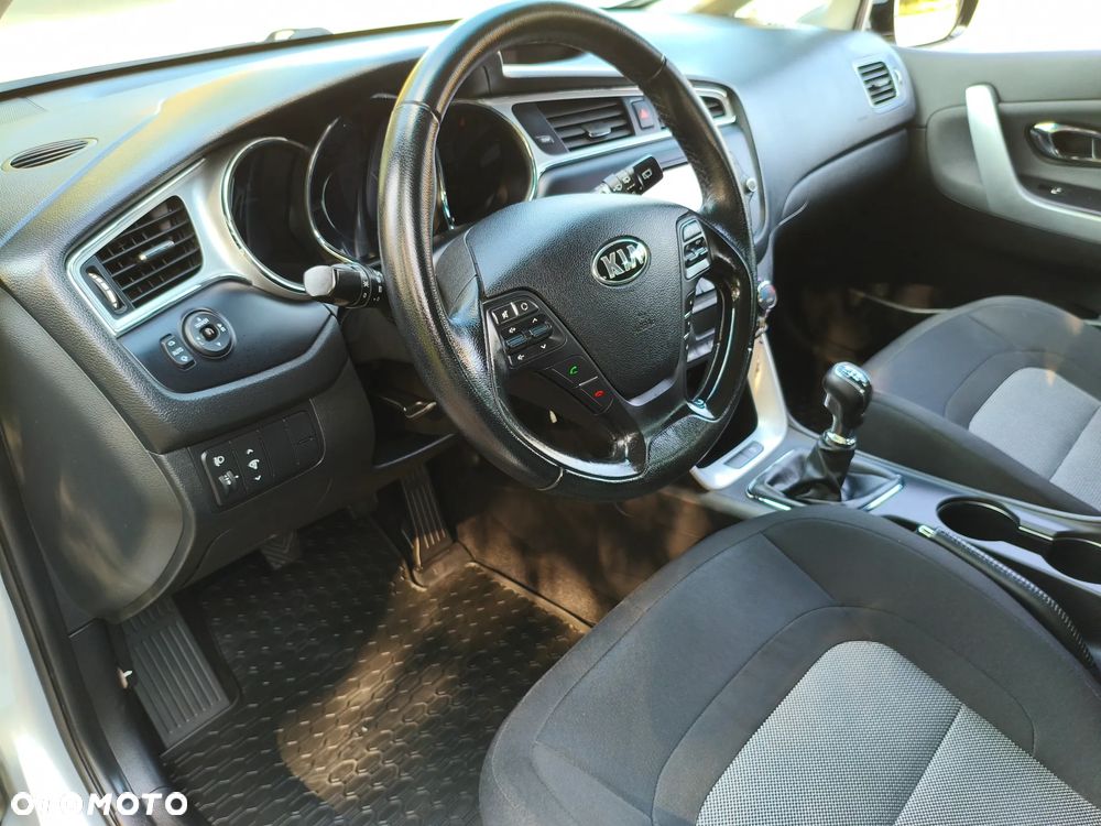 Kia Ceed 1.6 GDI L Business Line - 19