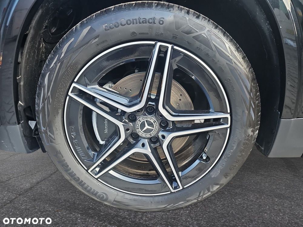 Mercedes-Benz GLA - 9